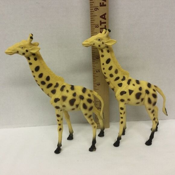 Boley Giraffe Figures – Set of 2 Safari Animal Toys – Realistic Jungle Animals - Picture 2 of 10